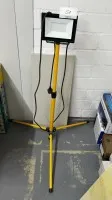 1 LED construction spotlight on tripod