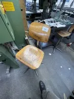 1 otočná kancelářská židle
