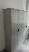 2 металлических картотечных шкафа