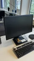 1 moniteur TFT grand écran HP, 24 pouces