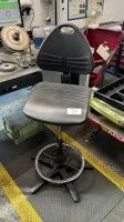 1 рабочий вращающийся стул