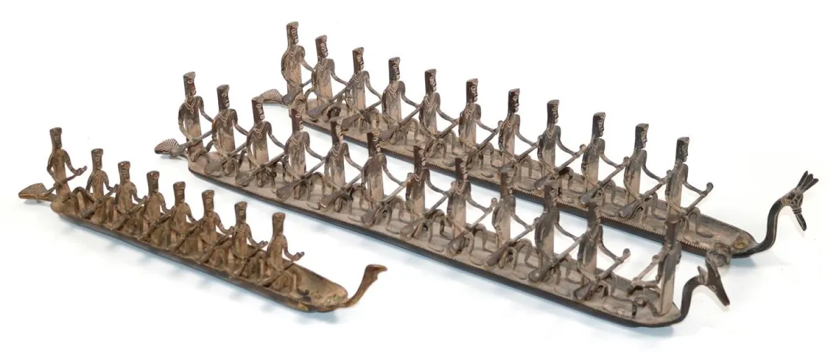 Indien Bastar – Drei Kerala Boote mit 31 Figuren