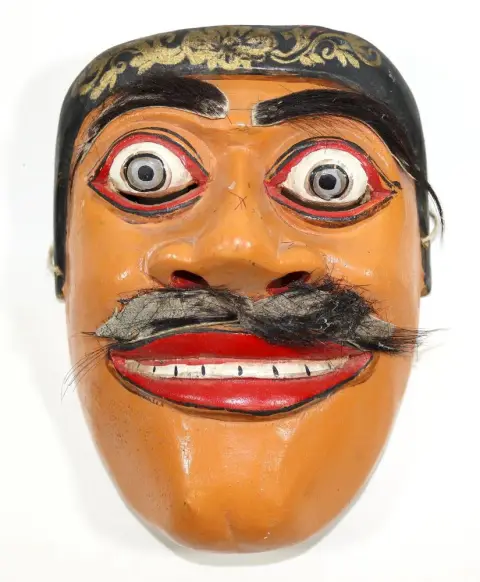 Maske Indonesien. – Holzmaske mit Bart Glubschaugen