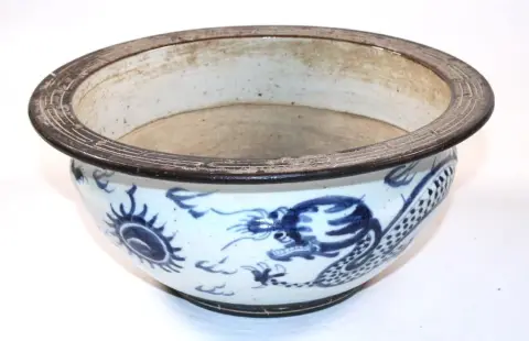 Porzellanschale – wohl Mingy Dyn
