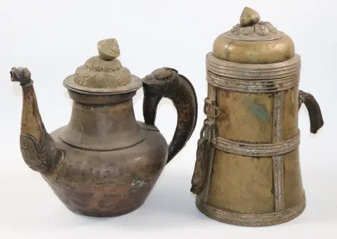 Tibet 19.Jh. – Teekanne Gsol mit Drachenhenkel u