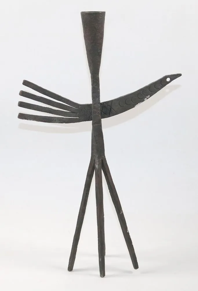 Skura, Stanislaw – (1909-1981) Gusseiserner Leuchter mit Vogelskulptur
