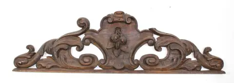 Overdoor 18th/19th c. – Carved wood with acanthus leaf
