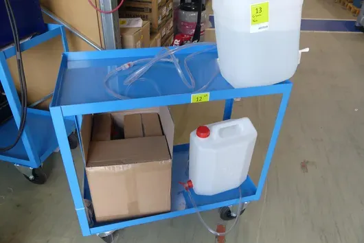 Gedestilleerd water - 2 jerrycans + doos