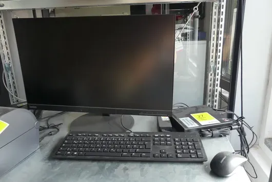 Ensemble technique - mini-PC, moniteur, clavier et souris