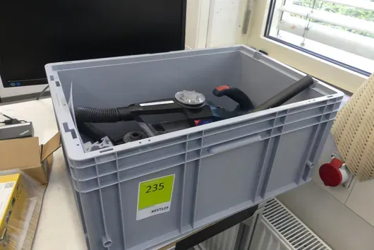 BOSCH Professional GAS 18V-1 s příslušenstvím a kufrem