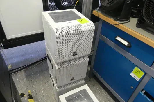 3x корпус ПК Thermaltake Core V1