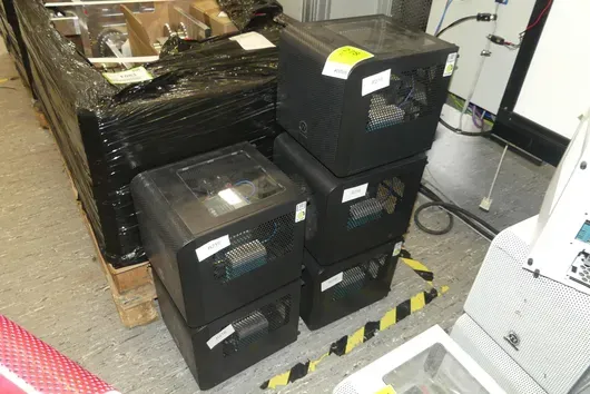 5x PC skříň Thermaltake Core V1