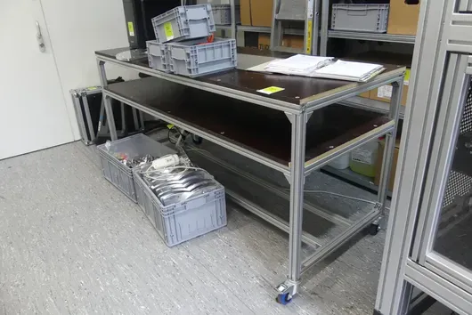 Table de travail, mobile, sans contenu