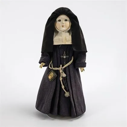 Massepuppe als Nonne