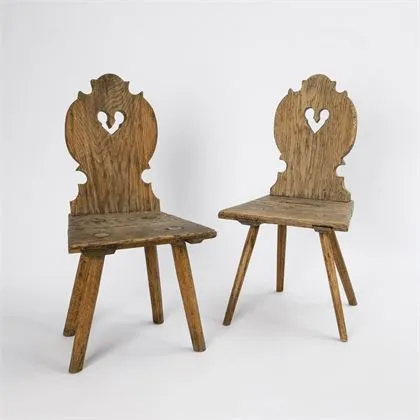 Paar barokke plankstoelen