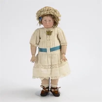 Rare fille caractère avec bouche fermée. Cuno & Otto Dressel