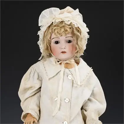Poupée fille blonde avec sourcils en fourrure. J.D. Kestner