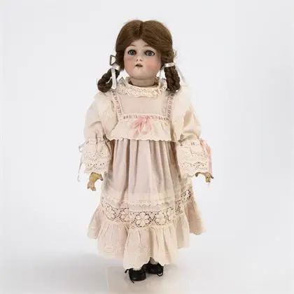 Poupée marcheuse avec robe rose. Kämmer & Reinhardt