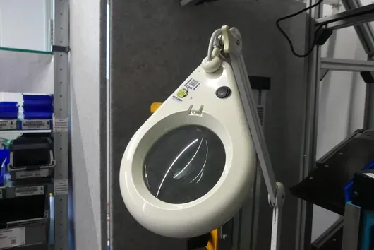 Work magnifier with lighting