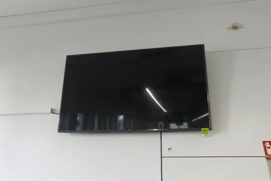 Moniteur LG, montage mural