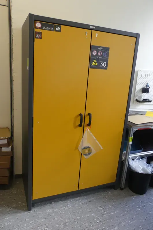 AECOS hazardous substance cabinet Q30.195.116