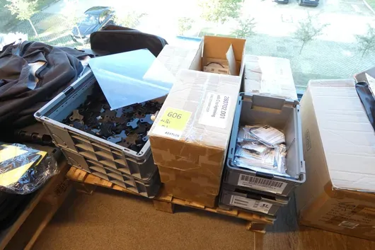 1x Pallet with contents