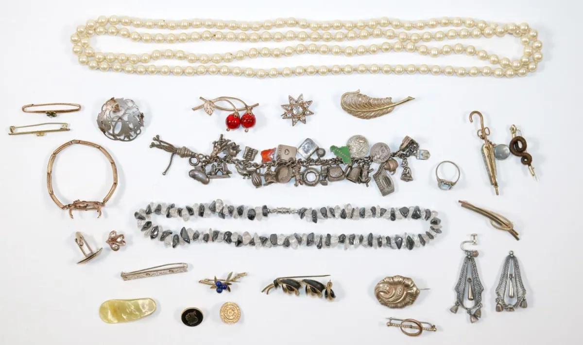 Schmucksammlung. – Kl