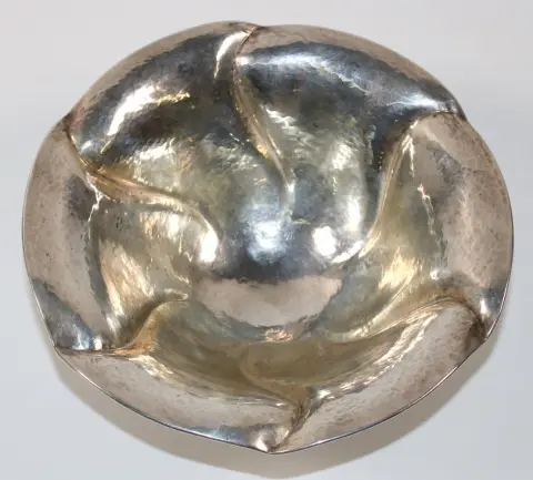 Coupe Art Déco en argent – Très belle coupe godronnée à corps galbé
