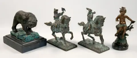 Petits bronzes. – 4 petits bronzes