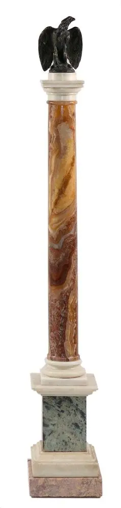 Colonne néoclassique – en marbre rouge, vert et blanc