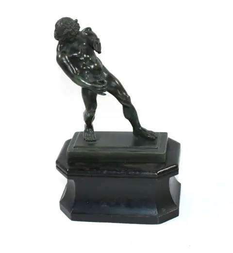 Satyre avec outre à vin – Paire de bronzes d'après modèles antiques