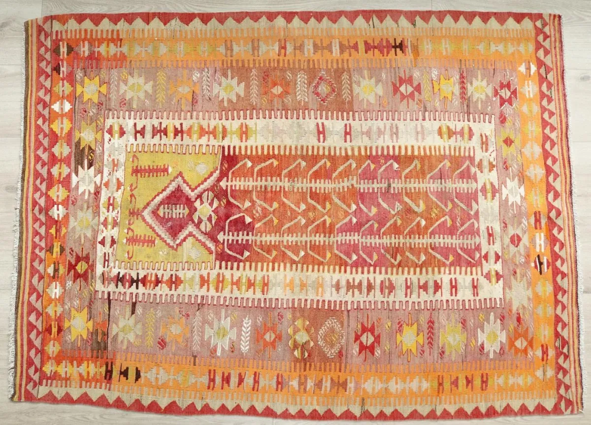 Kelim Anatolien. – Alte Gebetsbrücke in warmen Orange- u
