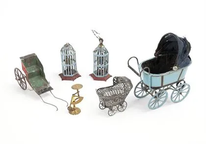 6 Teile altes Puppenstubenzubehör aus Metall