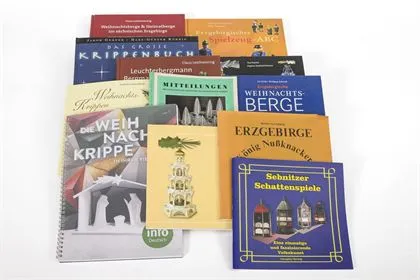 Lot van 12 boeken over het Ertsgebergte en kerststallen