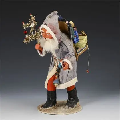 Père Noël avec manteau en feutre