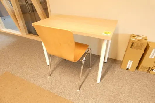 Bureau met stoel