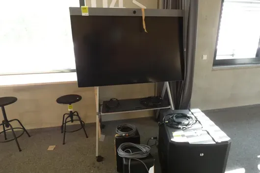 neat. Board with mount