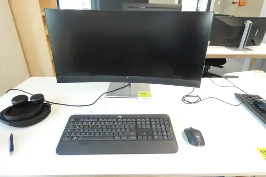 Ensemble technique avec moniteur HP + clavier et souris