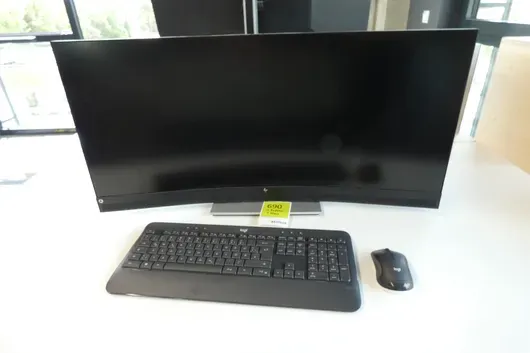 Technická sada s monitorem HP + klávesnice a myš