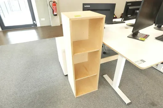 Přistavěná police