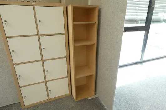 Regał dostawiony