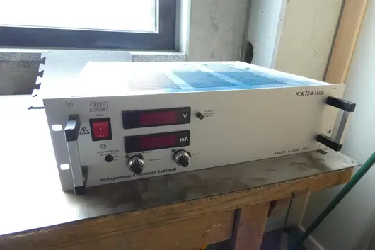 FUG high-performance capacitor charger