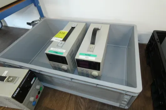 2x Digitale voeding, met kist