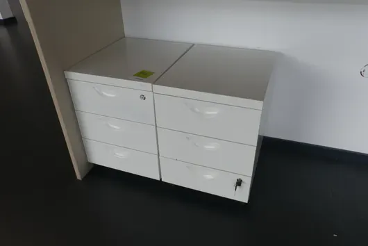 2x bureaulades