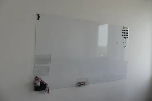 2x Whiteboard
