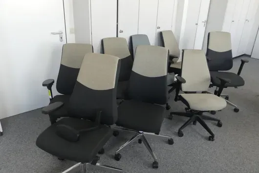 8x Krzesło biurowe