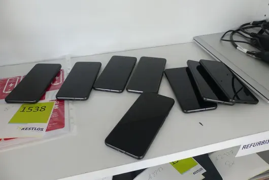 8x PIXEL 8 Smartphone, sans accessoires