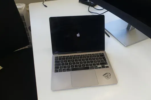 APPLE M1 MacBookAir, ohne Zubehör