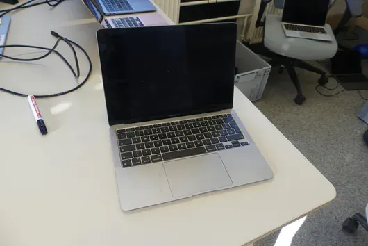 APPLE MacBookAir, ohne Zubehör