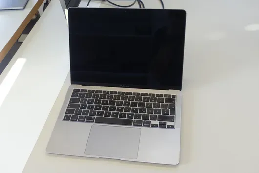 APPLE MacBookAir, ohne Zubehör